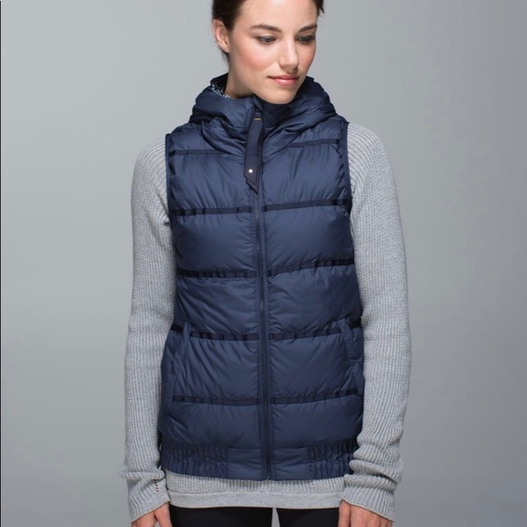 lululemon athletica Jackets & Blazers - Lululemon Chilly Chill Puffy Vest Size 4 Navy Star